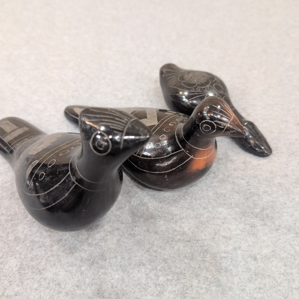 Vintage Mexican Barro Negro Black Clay Etched Bird Figurines Set of 3 Mexico - Picture 2 of 9